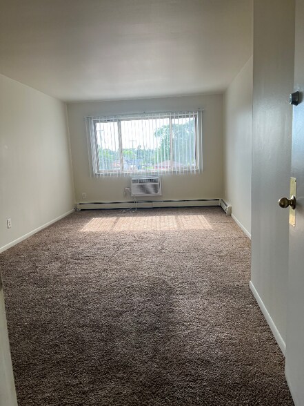 Primary Photo - 822 Biddle Ave
