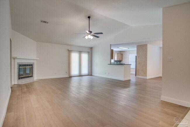 Building Photo - 4631 Northpointe Cir