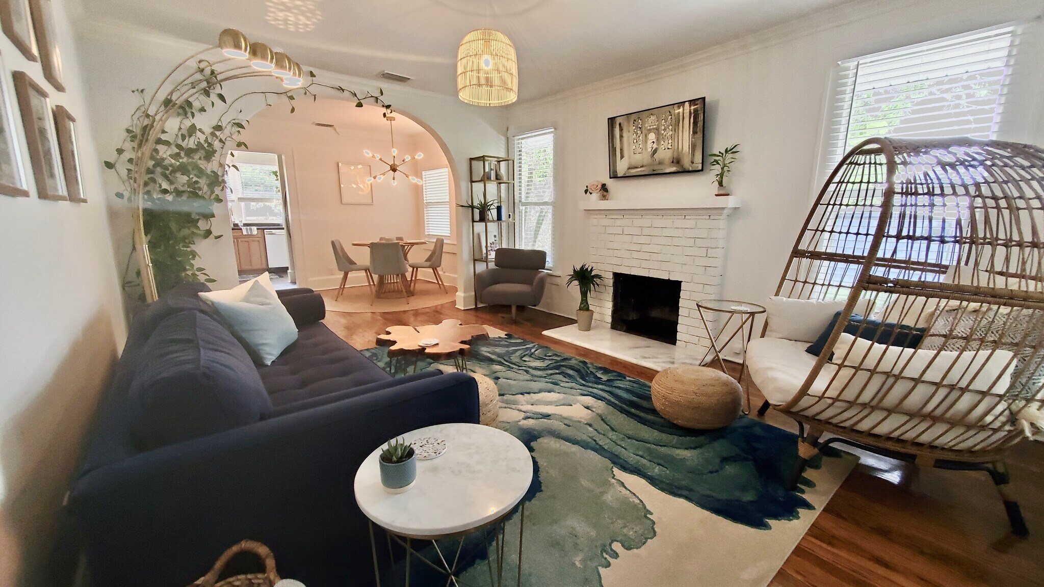 Building Photo - 2821 6th Ave N