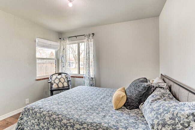 Building Photo - 991 S Bryant St