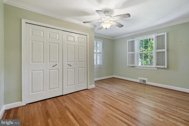 Building Photo - 5203 Elsmere Ave
