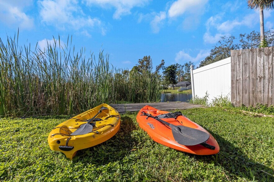 Building Photo - 10755 Clara Ln