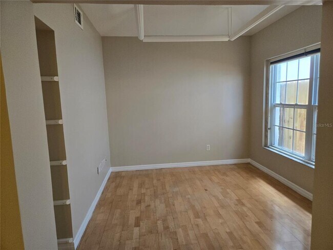 Building Photo - 1666 Tremont Ln