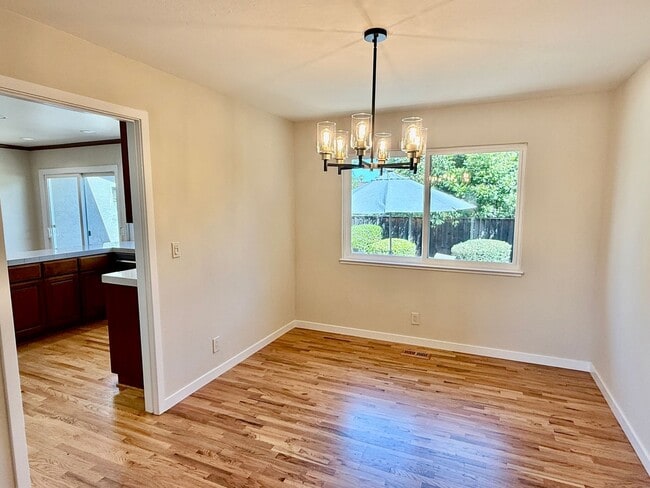 Building Photo - 1123 Lillick Dr