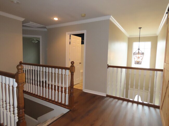 Building Photo - Stunning South Tyler 3-Bedroom, 2-Story Home: Features Fresh Paint, New Flooring, and a Bonus Room!