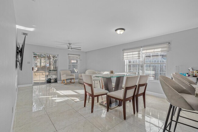 Building Photo - 1629 Sweden Ln