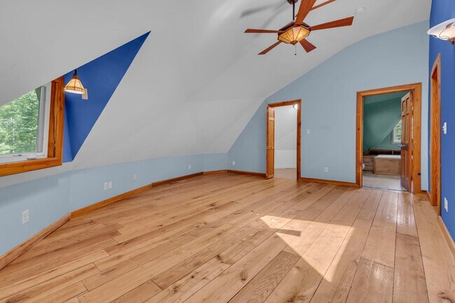 Building Photo - One-of-a-Kind 4 BR Retreat on Nearly 13 Pr...