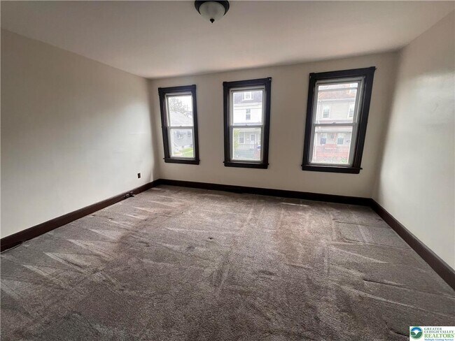 Building Photo - 1239 Lehigh St