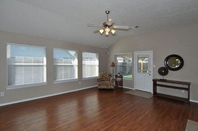 Building Photo - 17603 Sequoia View Ln