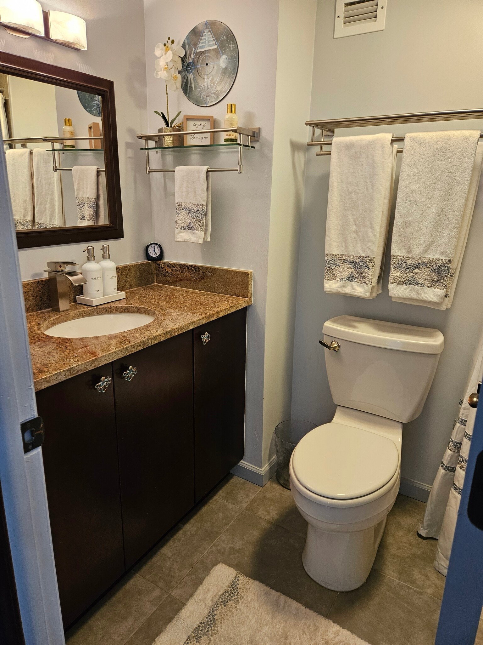 Hall Bath - 1020 15th St