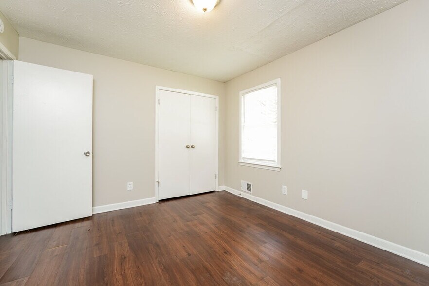 Building Photo - 4916 Cherokee Way SE
