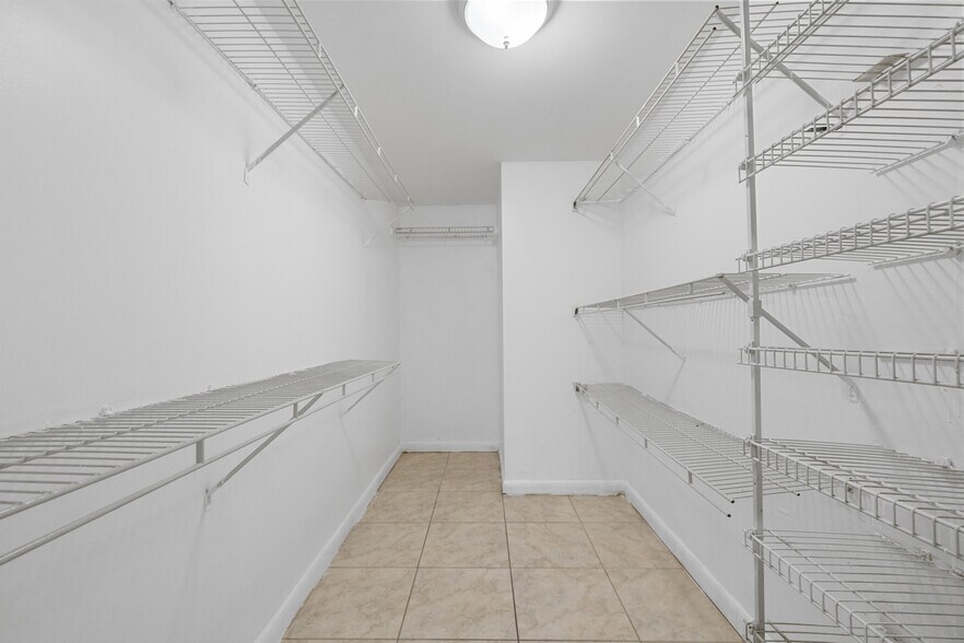 Building Photo - 2912 NW 55th Ave