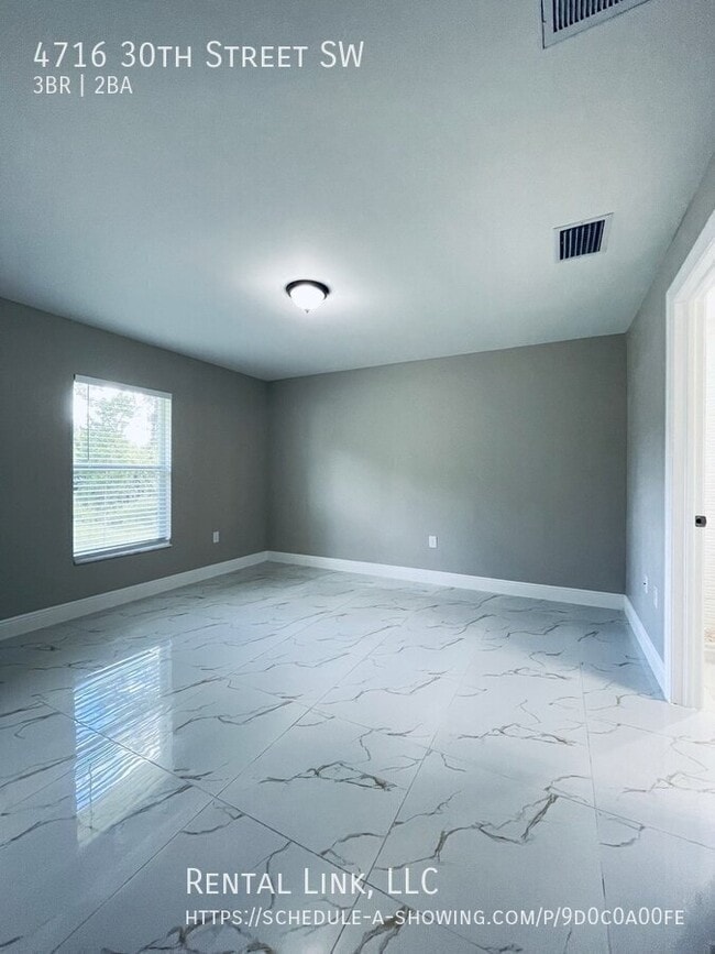 Building Photo - 4716 30th St SW