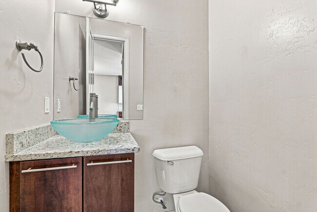 Building Photo - 3203 Red Orchard Dr