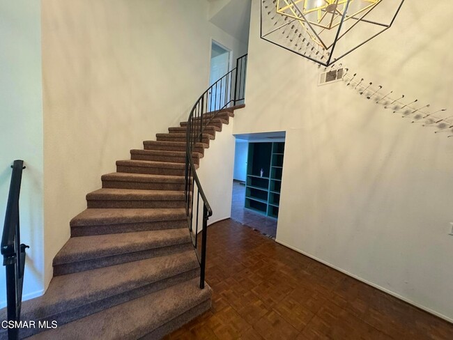 Building Photo - 576 Pinecliff Pl