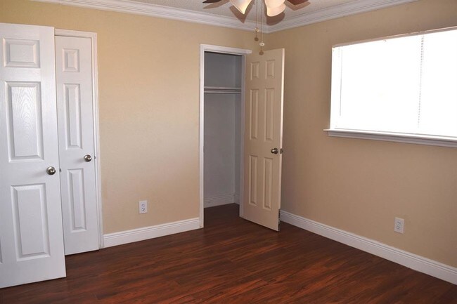 Building Photo - 14814 Perthshire Rd