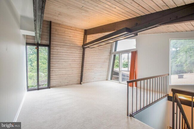 Building Photo - 3406 Woodvalley Dr