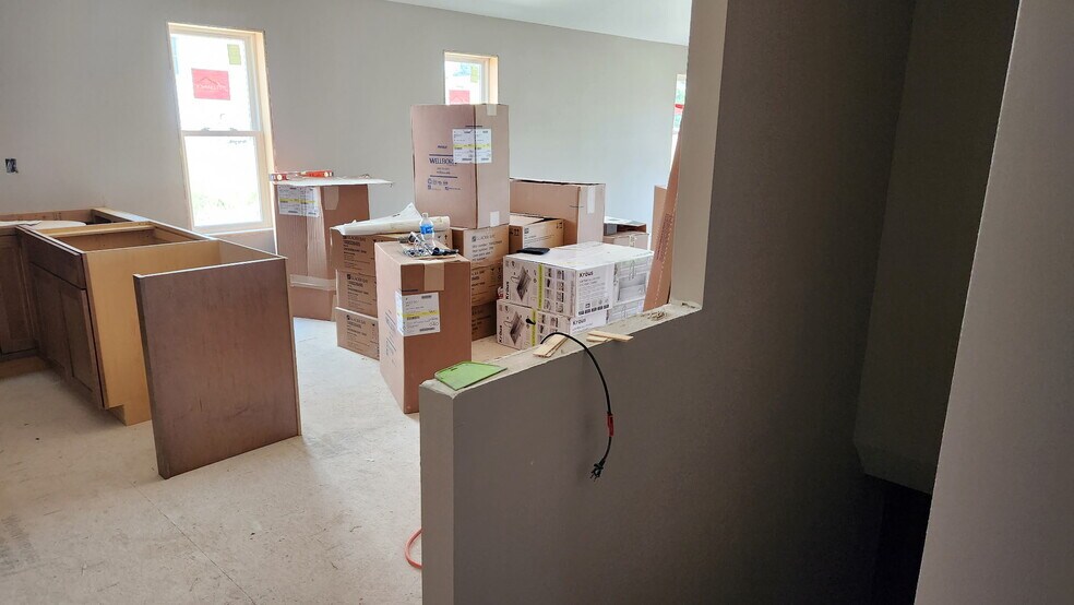 Building Photo - 1207 Hillwood Blvd