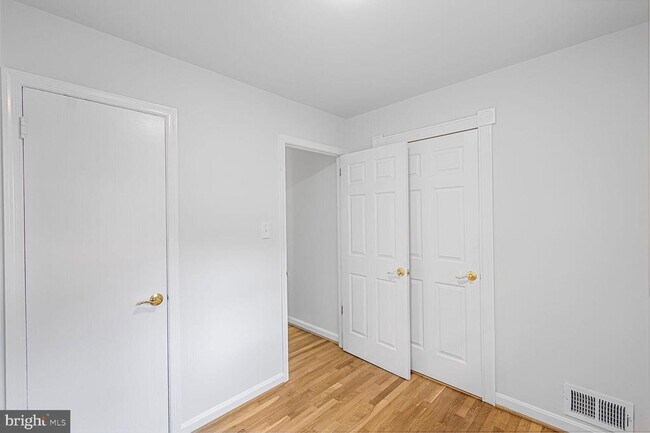 Building Photo - 3906 Ronson Dr