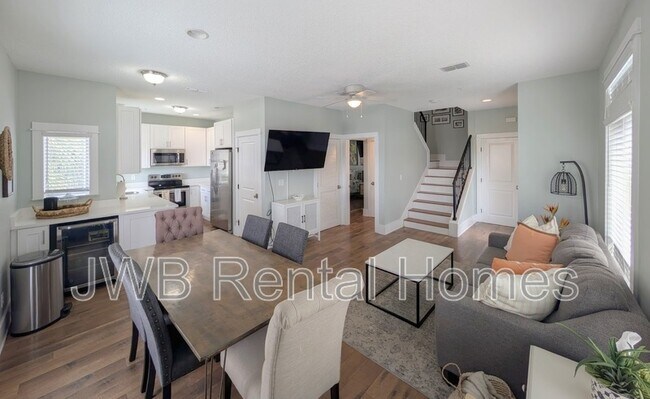 Building Photo - 361 Ahern St