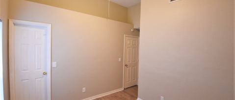 Building Photo - 2216 Kenwick Dr