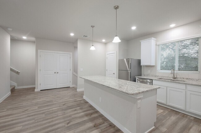 Primary Photo - Luxurious 3/3.5 in The Preserve at the Dom...