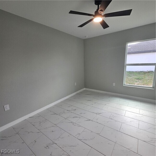 Building Photo - 3610 NE 12th Ave