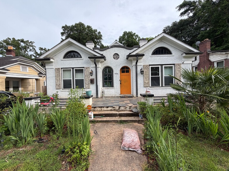 Building Photo - Room in House on Dill Ave SW