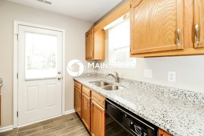 Building Photo - 3 Bedroom Pet-Friendly Home in Winston-Sal...