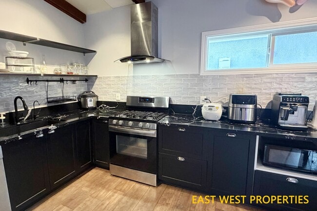 Building Photo - 4337 Coolidge Ave