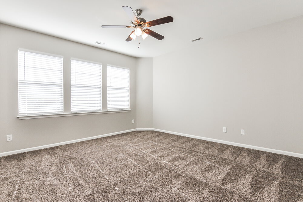 Building Photo - 698 Shefford Town Dr