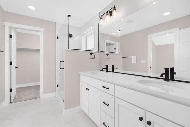 Building Photo - 6240 N Florence Wy