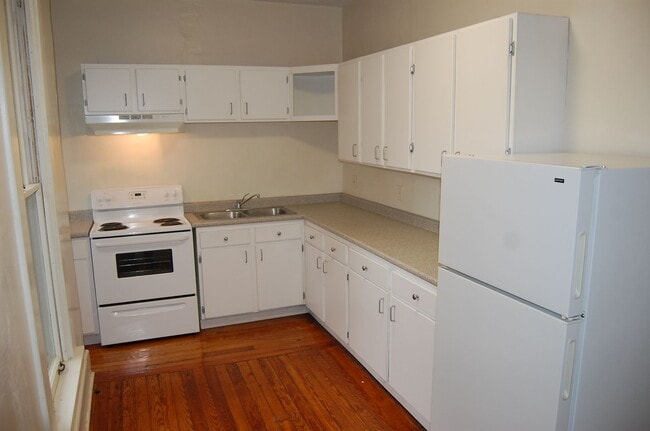 Building Photo - 1742 S 14th St