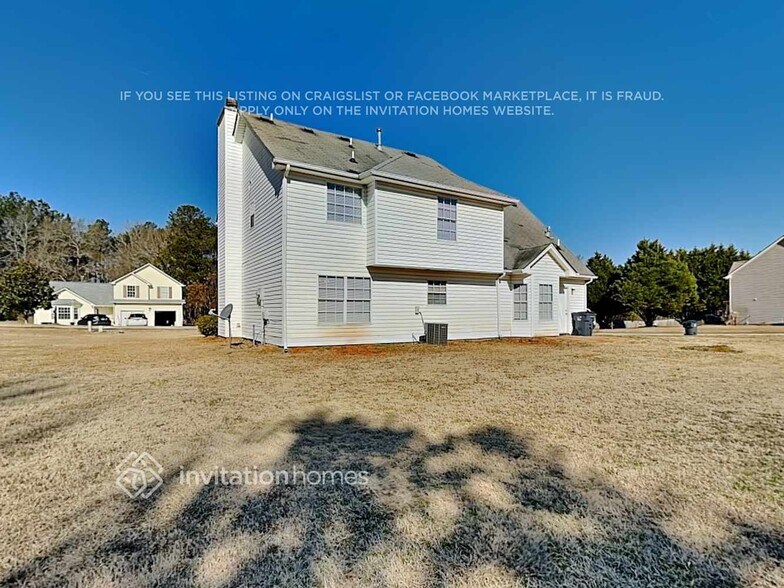 Building Photo - 685 Meadows Ln