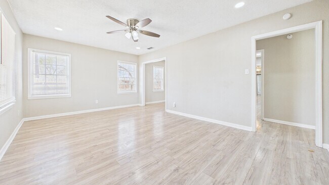 Building Photo - 2430 31st St