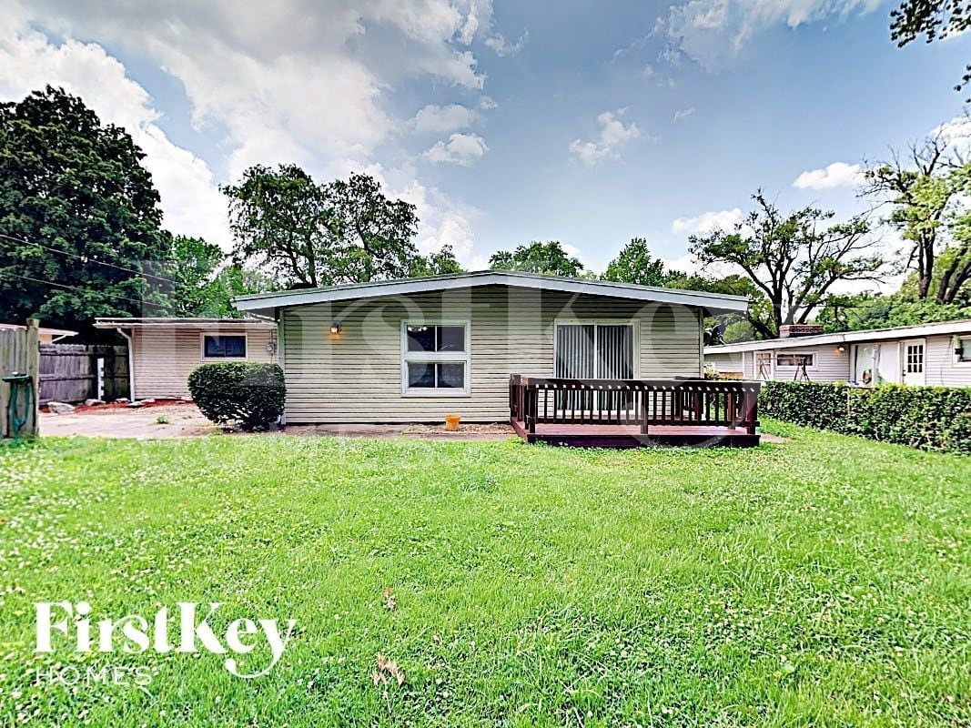 Building Photo - 805 Robinwood Dr