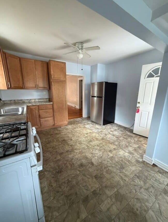 Primary Photo - 593 Plank Rd