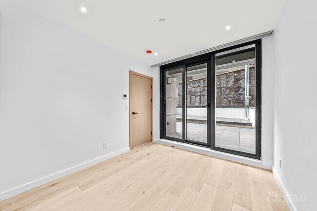 Building Photo - 42-62 Hunter St