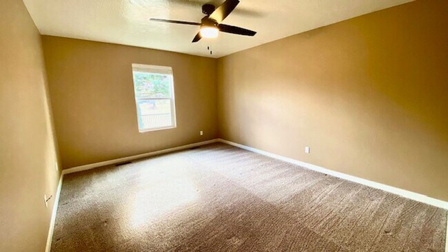 Building Photo - 3 Bed (+ bonus room) 2 Bath Home in Meridi...
