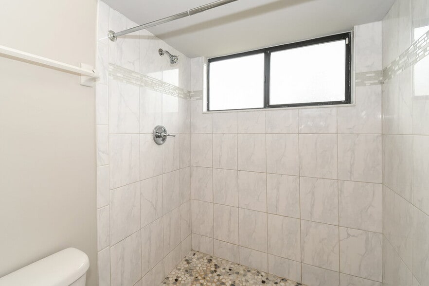 Building Photo - 3164 Sanderling Ct