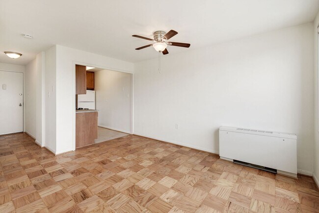 Building Photo - North Bethesda Studio - Walk to Metro - Ut...