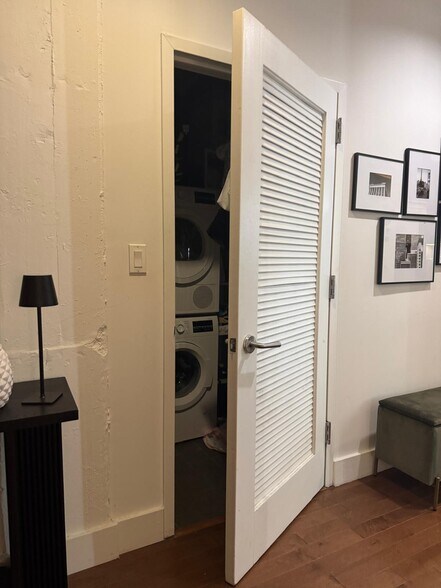 Building Photo - 25 Washington St