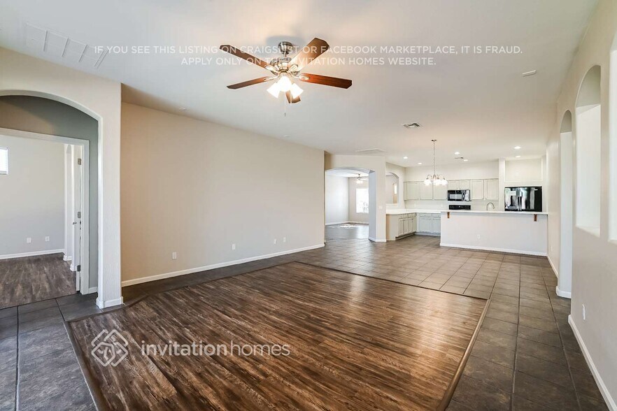 Building Photo - 1648 S 174th Ln