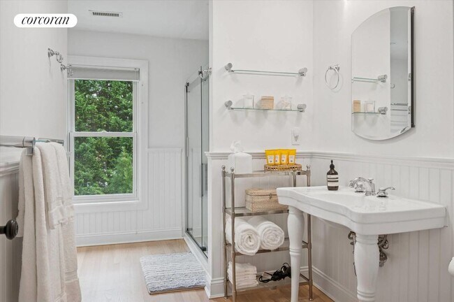 Building Photo - 32 Eastville Ave