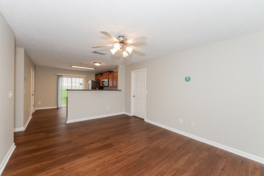 Building Photo - 925 Birchmill Point S