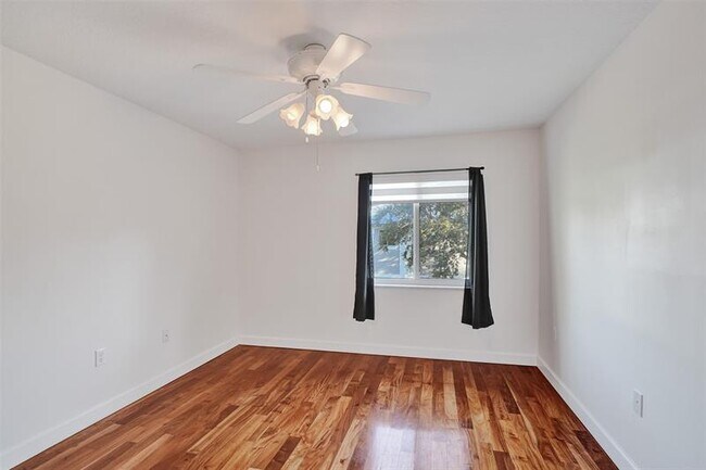 Building Photo - 2724 Treasure Cove Cir