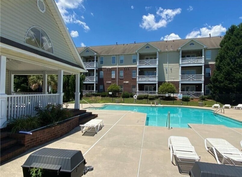 Building Photo - 330 Bubble Creek Ct