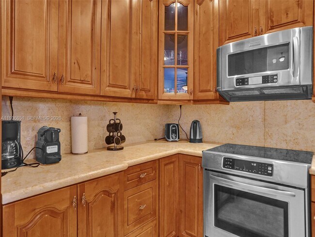 Building Photo - 3180 S Ocean Dr