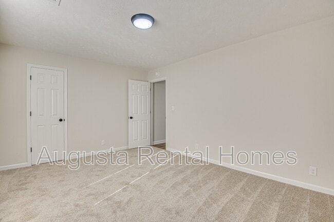 Building Photo - 34 Conifer Ct