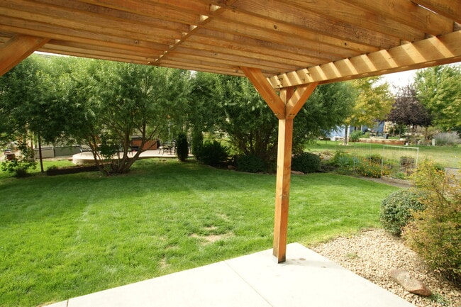 Building Photo - 426 Saint Ida Cir